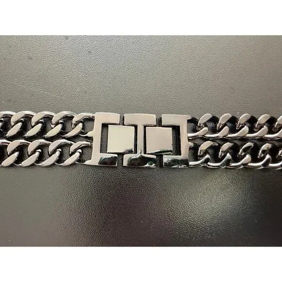 Like New Apple Watch metal chain strap/band - Picture 2 of 2